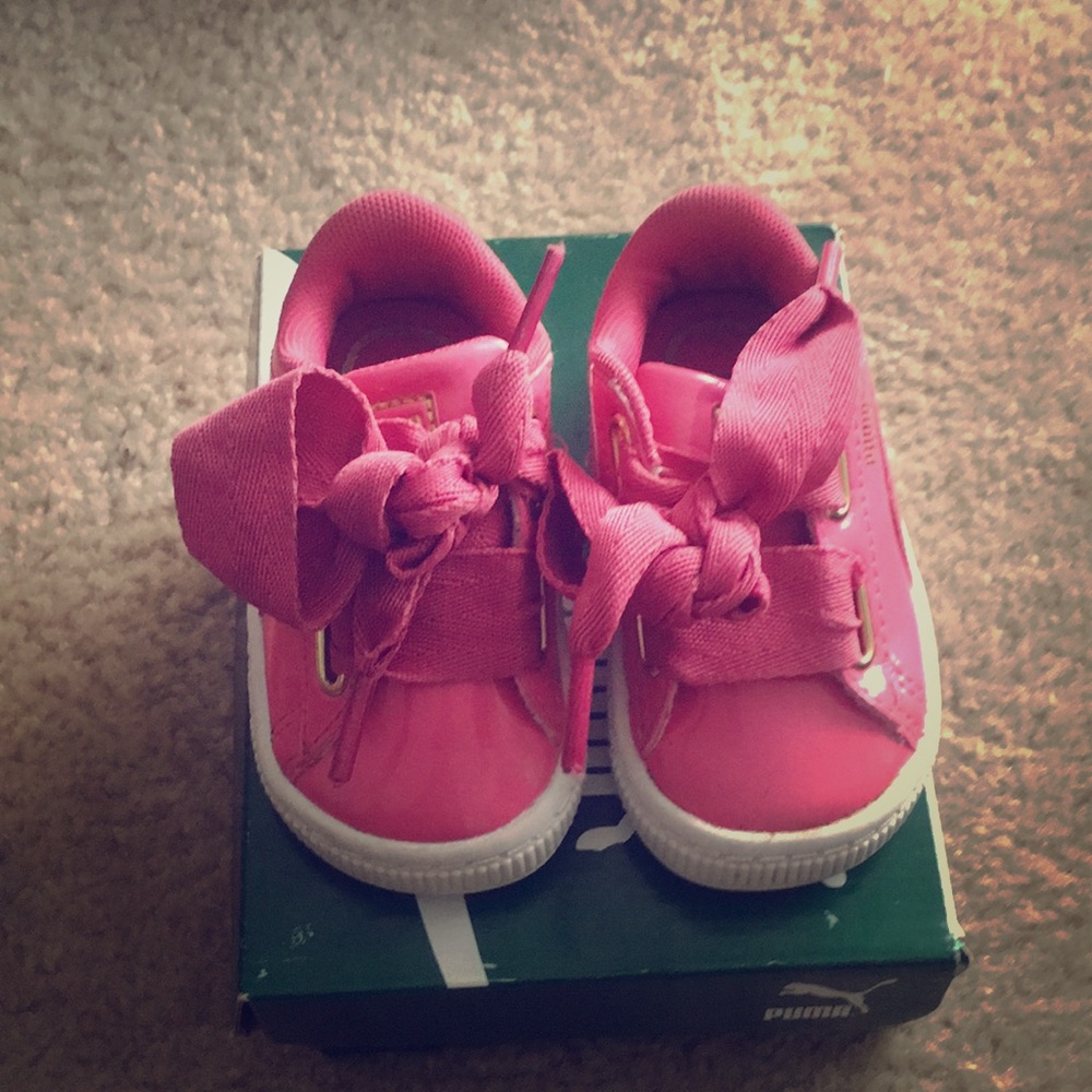 Pink puma kids shoe